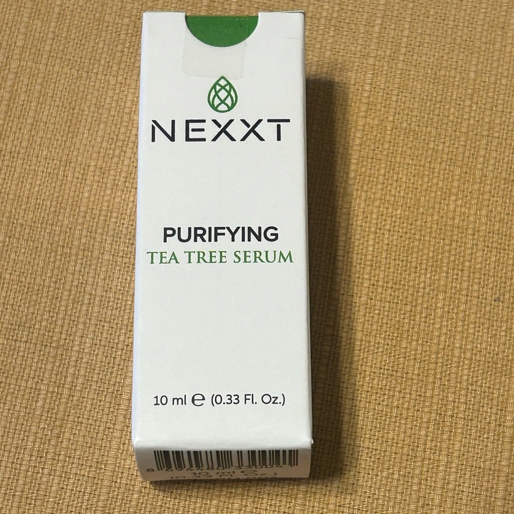 NEXXT Purifying Tea Tree Serum - White and Green